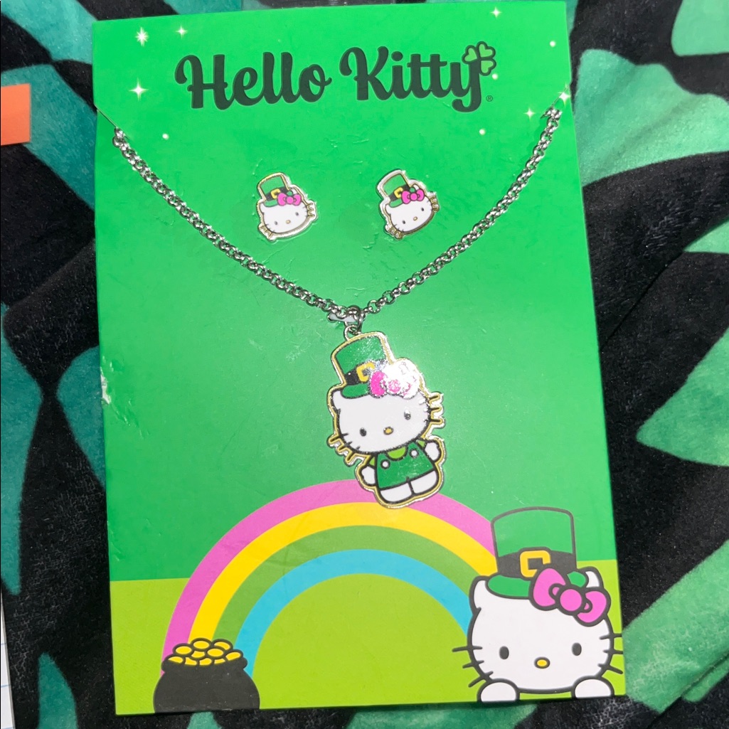 BnwtHello Kitty Saint Patricks Day Earrings And Necklace Set 15$